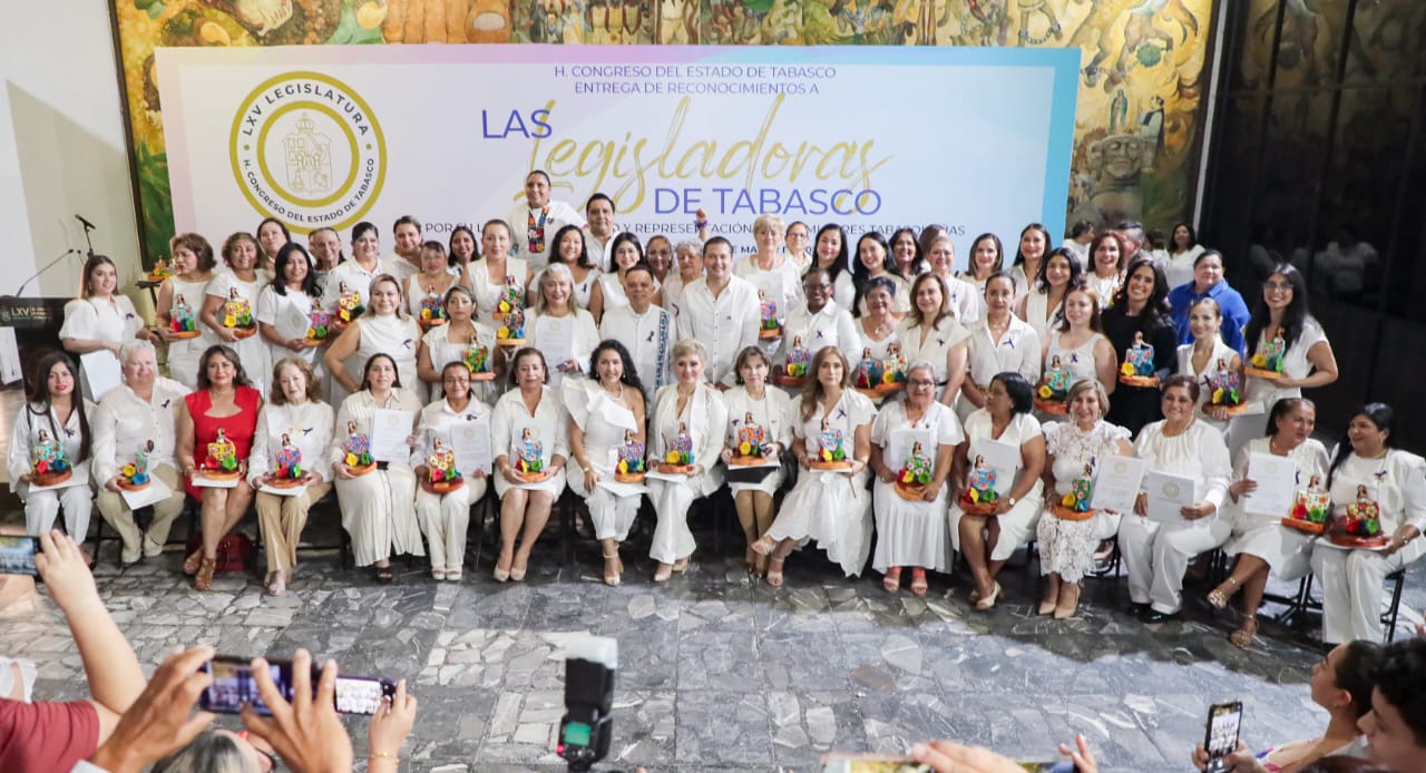Reconoce LXV Legislatura a las legisladoras de la historia del Poder Legislativo de Tabasco