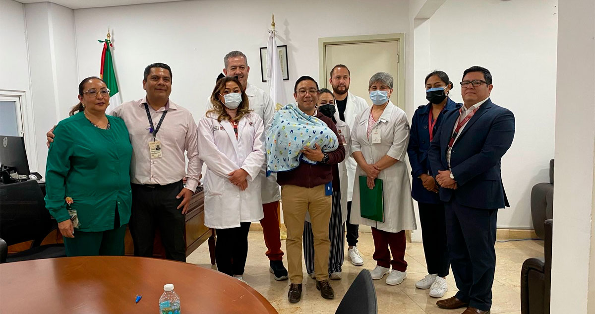 Dan de alta del ISSSTE a bebé abandonado en Tultitlán