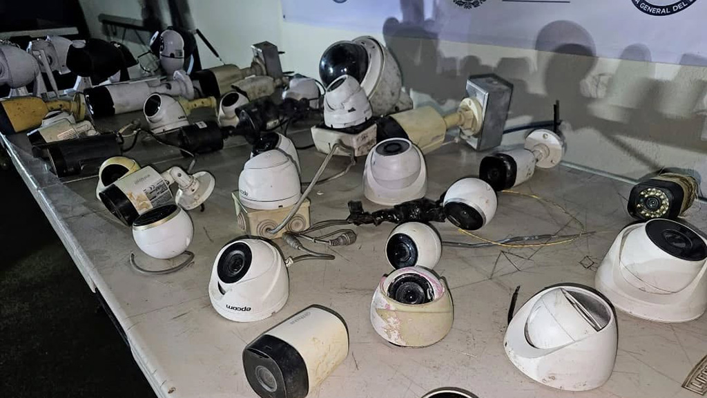Retiran otras 40 cámaras de vigilancia clandestina en Culiacán