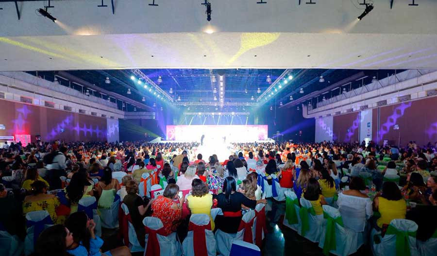 Listo el Centro de Convenciones para la elección de la Flor de Oro 2025