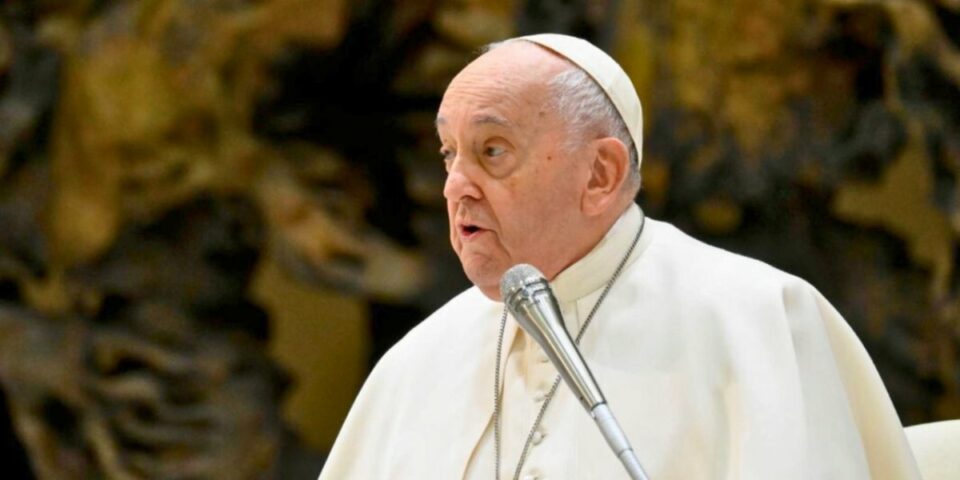 El Papa en condiciones estables, la radiografía confirma la mejoría de los últimos días