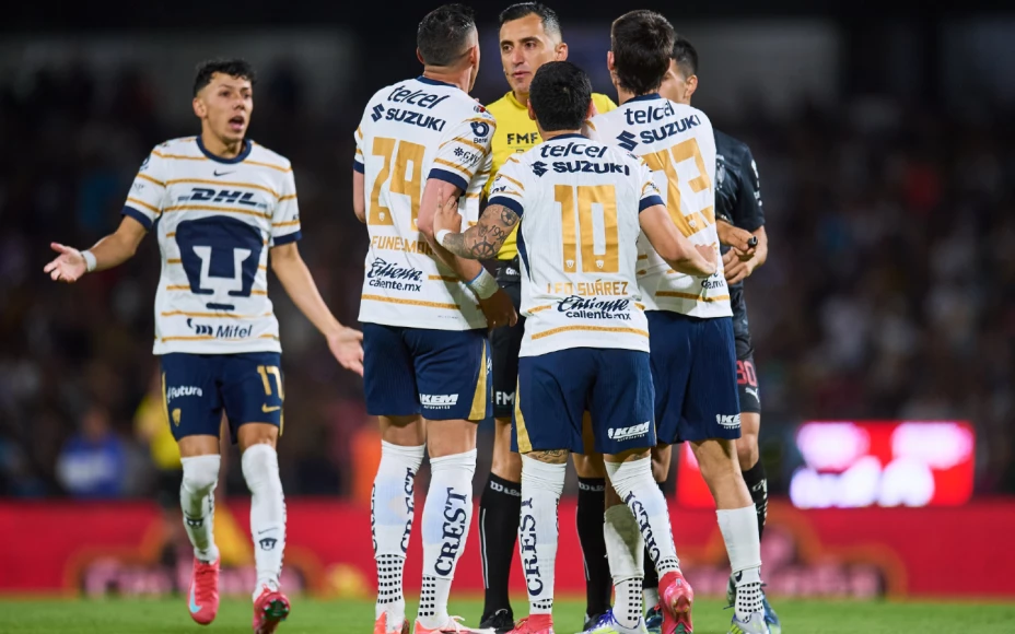 Comisión Disciplinaria multa a Pumas por quejarse del arbitraje ante Rayados
