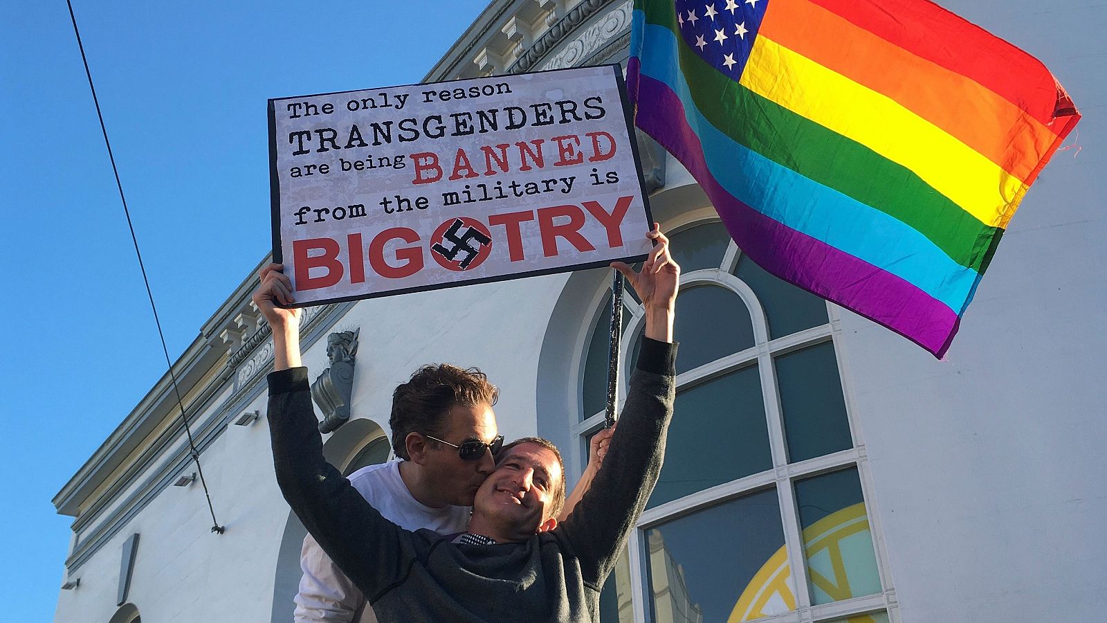 Una jueza frena la orden de Trump contra las personas trans en el Ejército