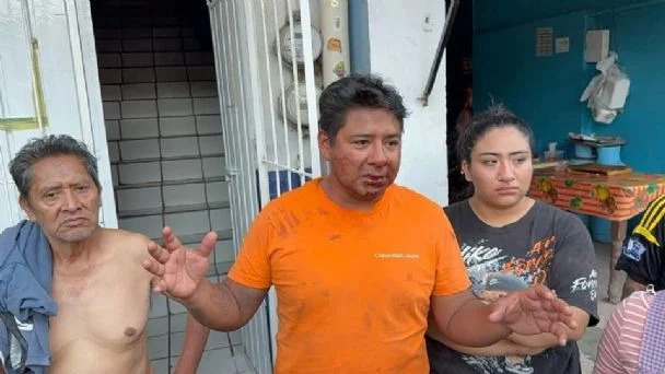 Detienen arbitrariamente a periodista en Oaxaca durante una transmisión en vivo