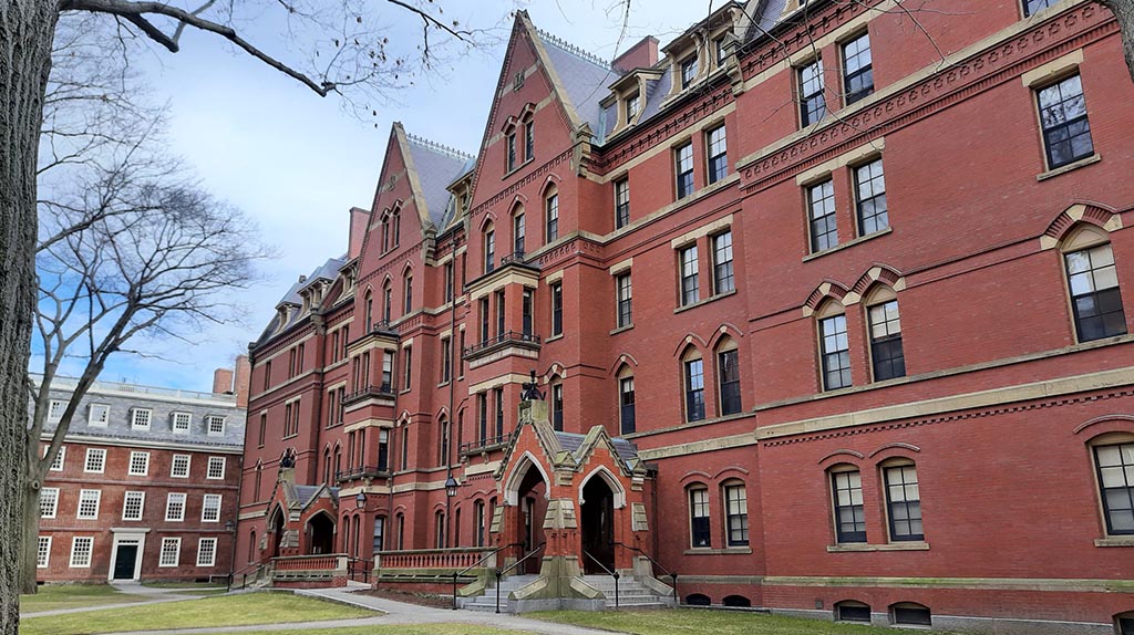 Harvard dará matrículas gratis a familias con ingresos de 200.000 dólares o menos