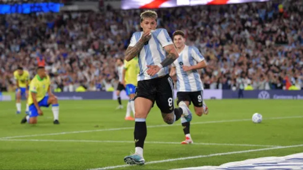 Argentina aplastó a Brasil en el Clásico de Sudamérica