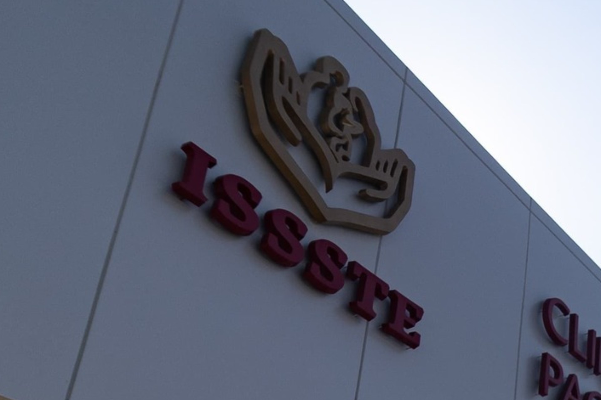 Sheinbaum reconoce que Ley del ISSSTE fue retirada por desinformación