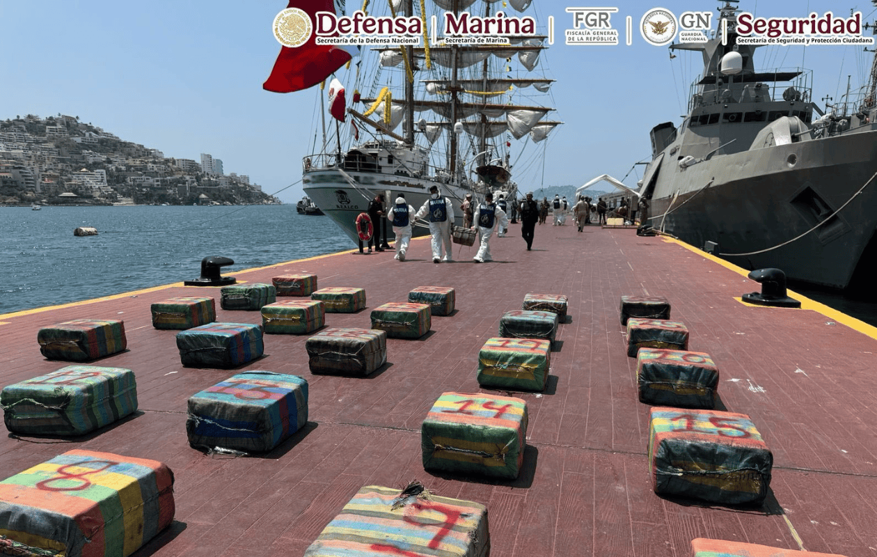 Marina decomisa mil 800 kilos de cocaína en costas de Guerrero