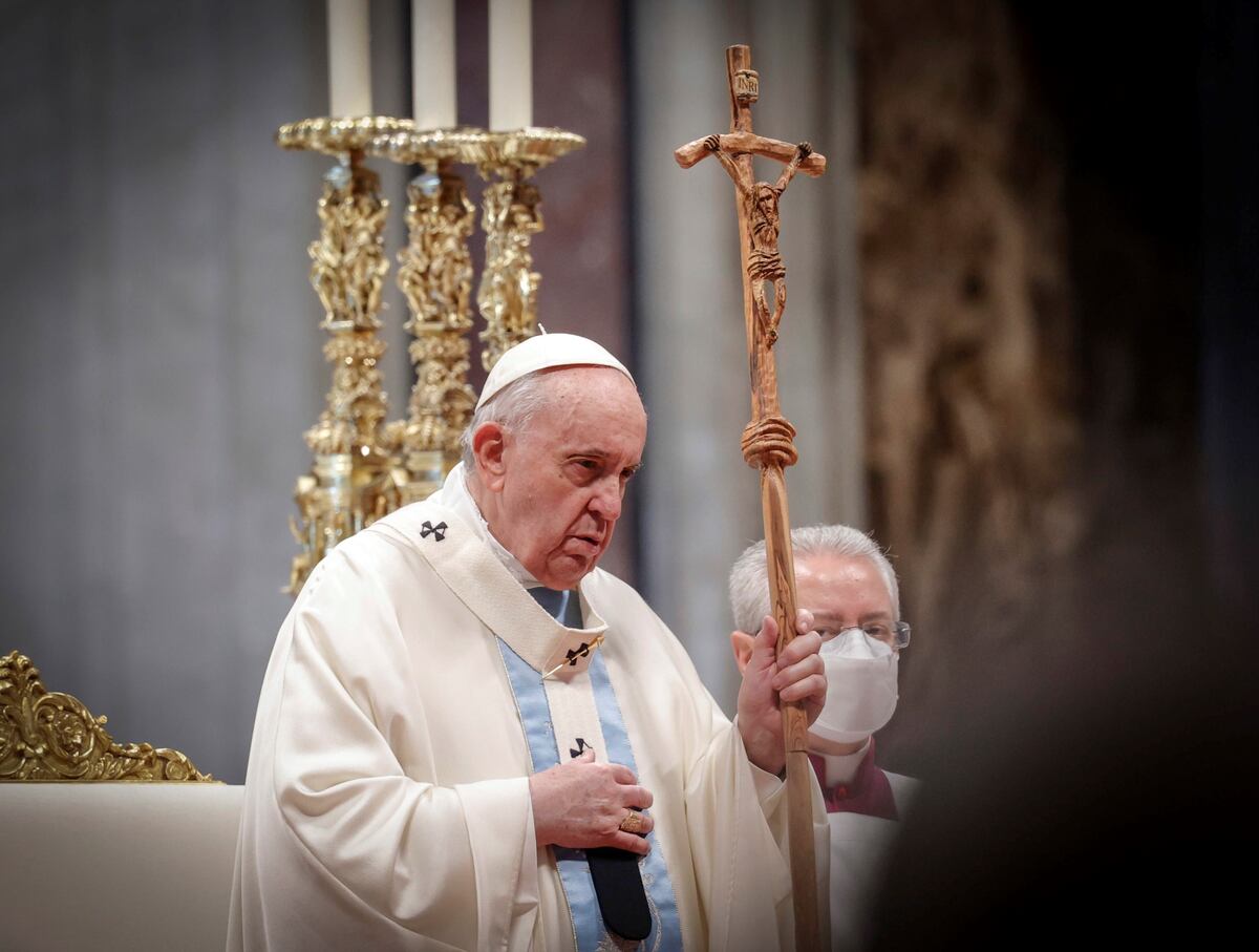 Papa Francisco pasa una «noche tranquila» tras confirmarse su mejoría