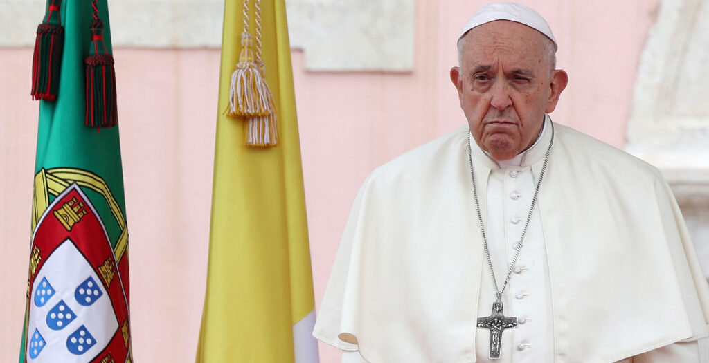 Papa Francisco continúa con fisioterapia respiratoria; se le retira la ventilación mecánica