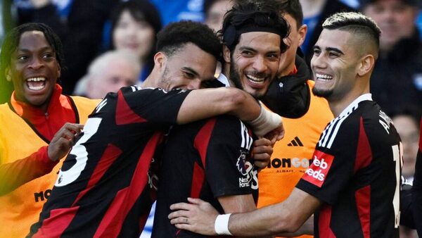 Marca Raúl Jiménez su décimo gol de la temporada en la Premier League