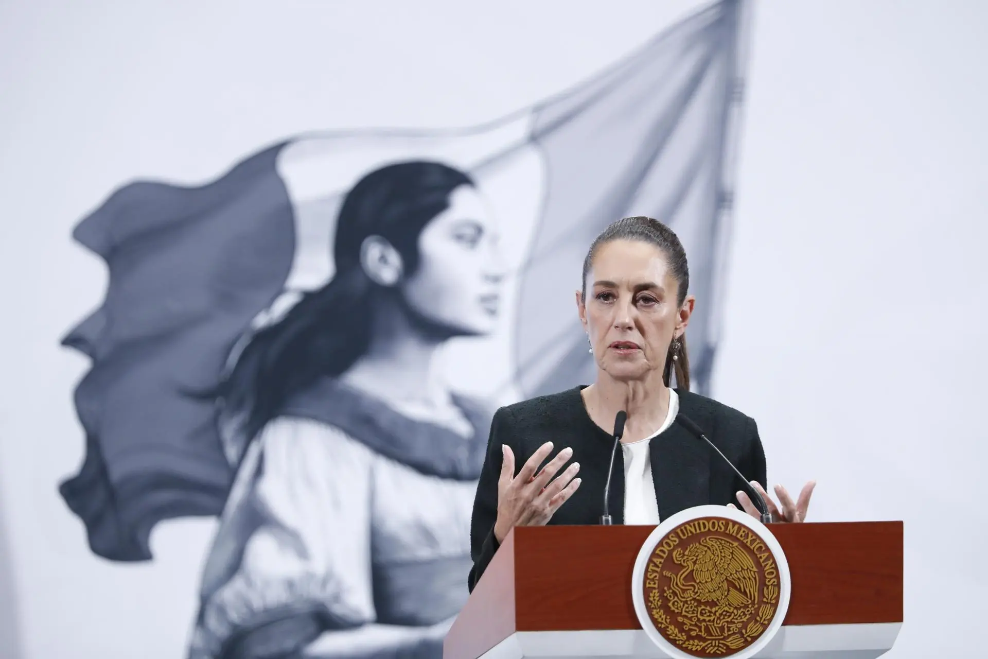 Tenemos que revisar tarifas con China, importamos muchísimos productos: Sheinbaum