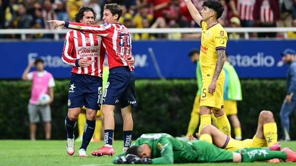 Chivas derrotó al América y se llevó el primer Clásico Nacional de Concacaf