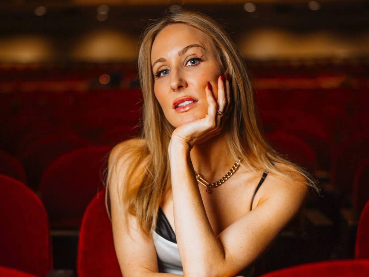 Nikki Glaser regresará como conductora de los Globos de Oro en 2026
