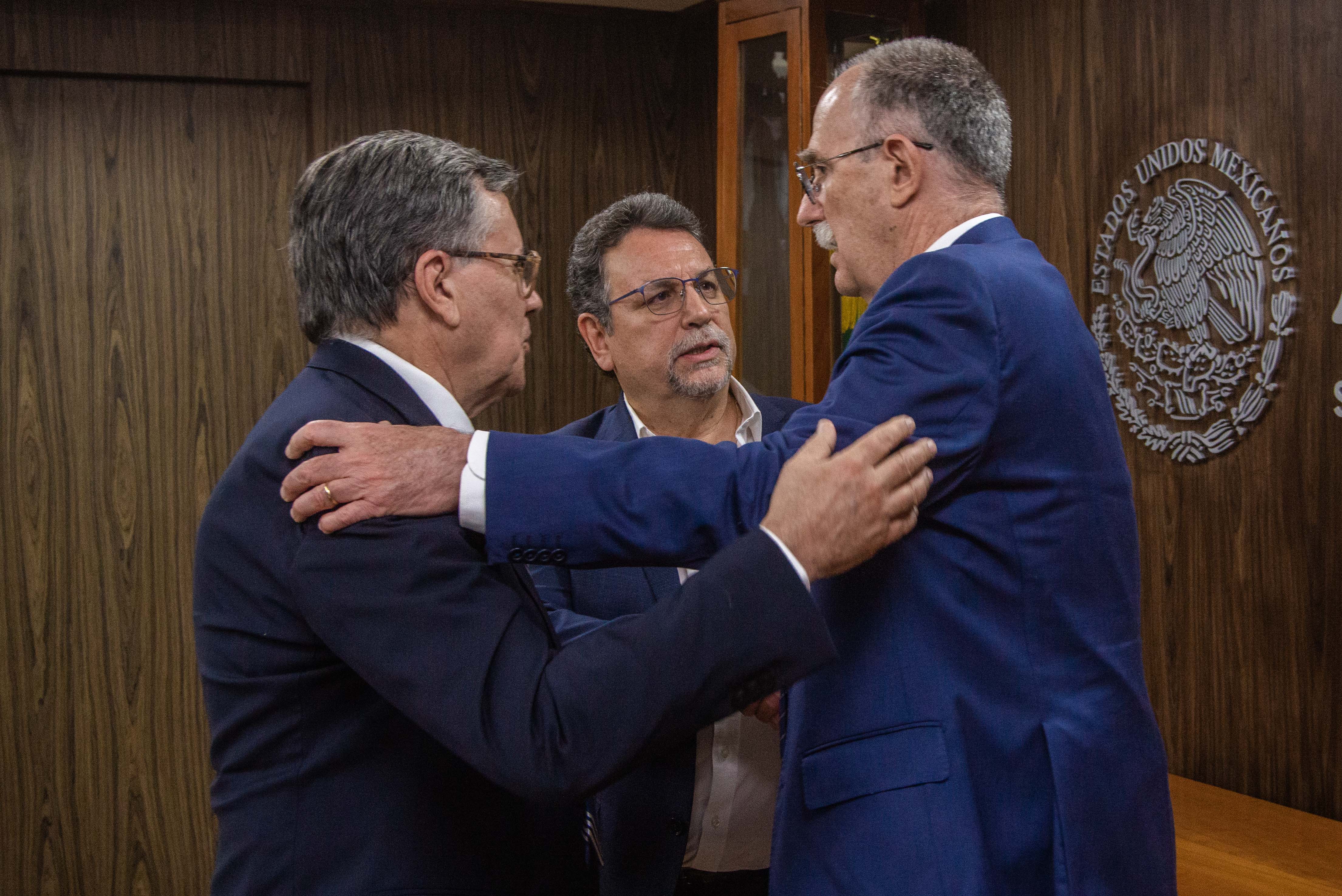 Agricultura e IICA unen esfuerzos para combatir el Gusano Barrenador del Ganado y mejorar la sanidad animal en México