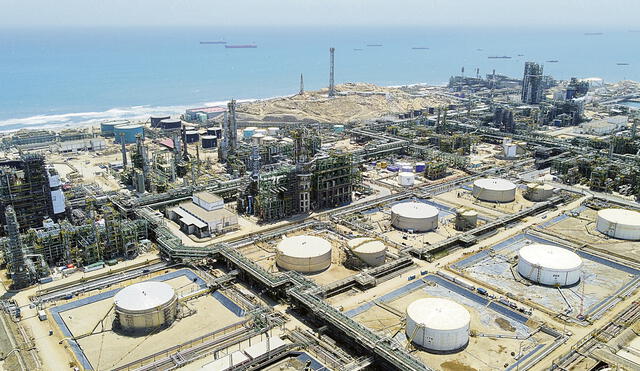 Nueva refinería de Perú marca «un hito» al producir 52 millones de barriles de combustible