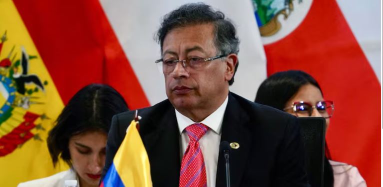 Petro declara emergencia sanitaria por brote de fiebre amarilla