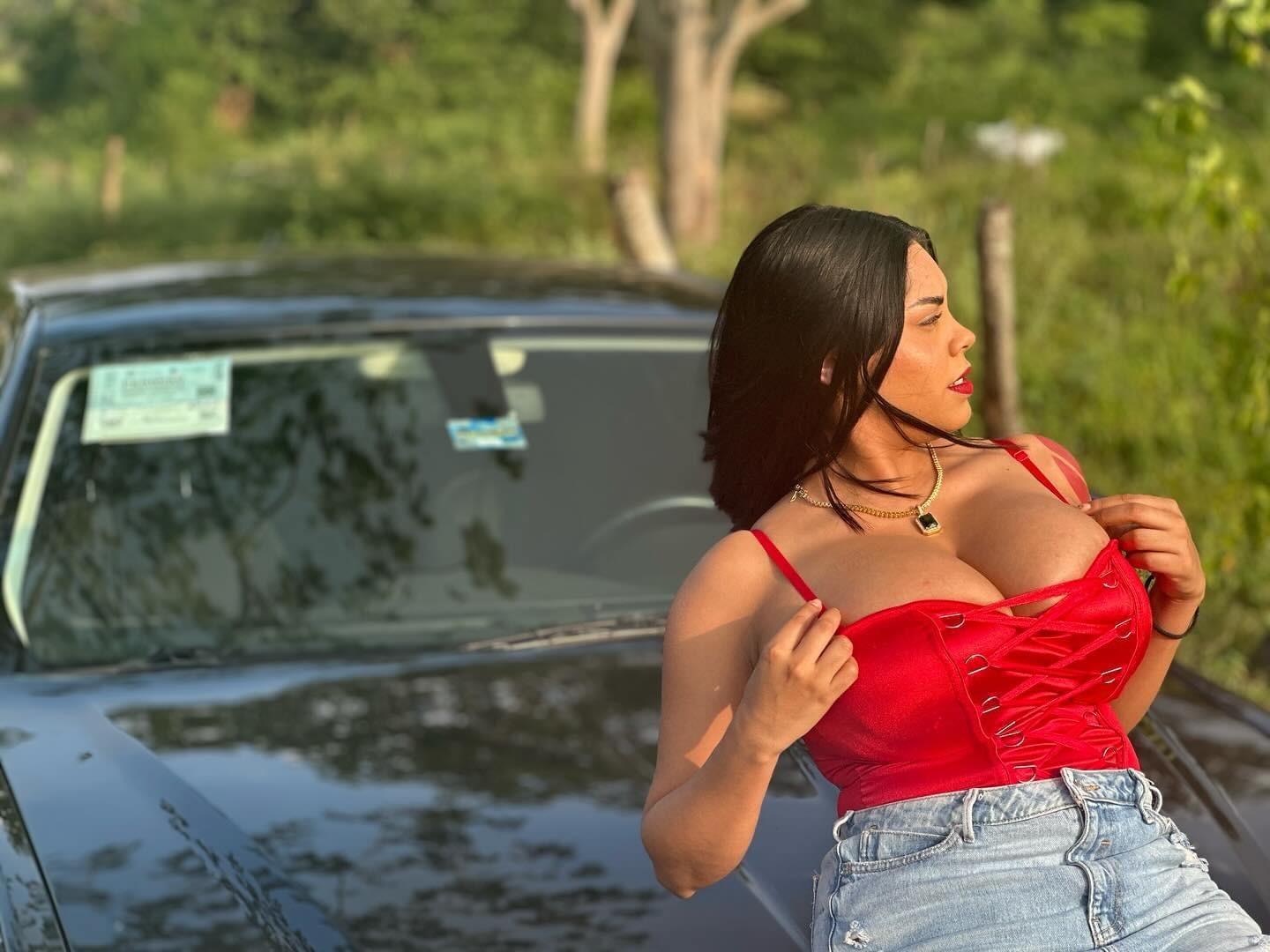 Pakales detienen a influencer Chiapaneca