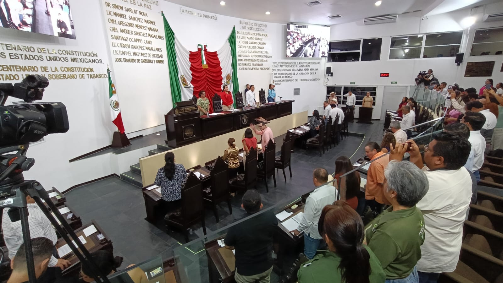 Remite mesa directiva a comisiones iniciativas del gobernador Javier May Rodríguez