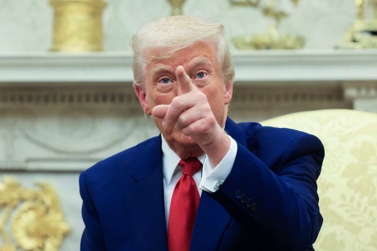 Trump eleva aranceles a China hasta 104% por represalias de Beijing; entran en vigor a la medianoche