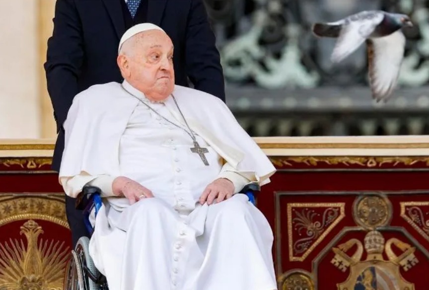 Papa Francisco reaparece ante fieles con motivo del Domingo de Ramos