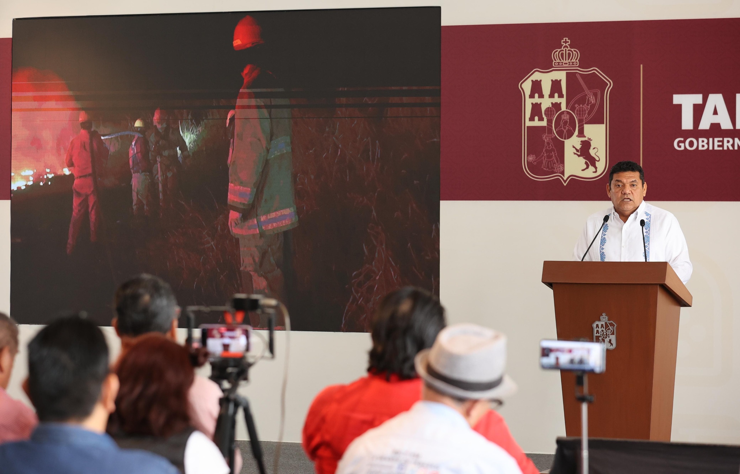 Investigarán a empresas donde se propagó el incendio en Centro; Protección Civil confirma que encontraron diversas anomalías en el lugar