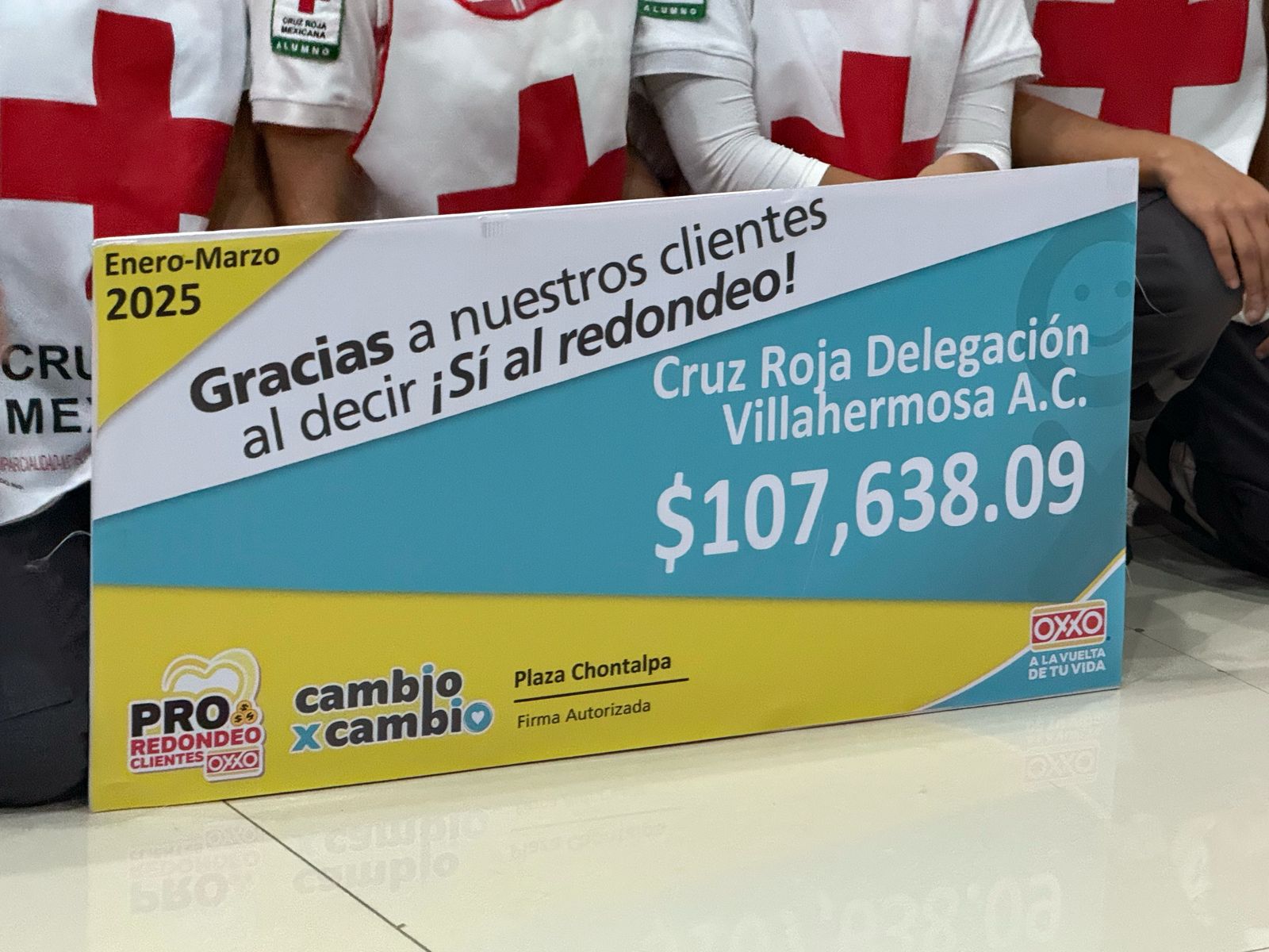 Recibe Cruz Roja donativo por más de 100 mil pesos de las tiendas Oxxo