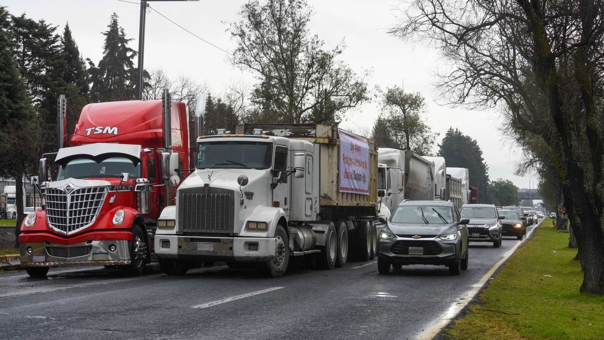 Amenazan transportistas del Edomex con megamarcha en CDMX; estas vías sufrirán caos