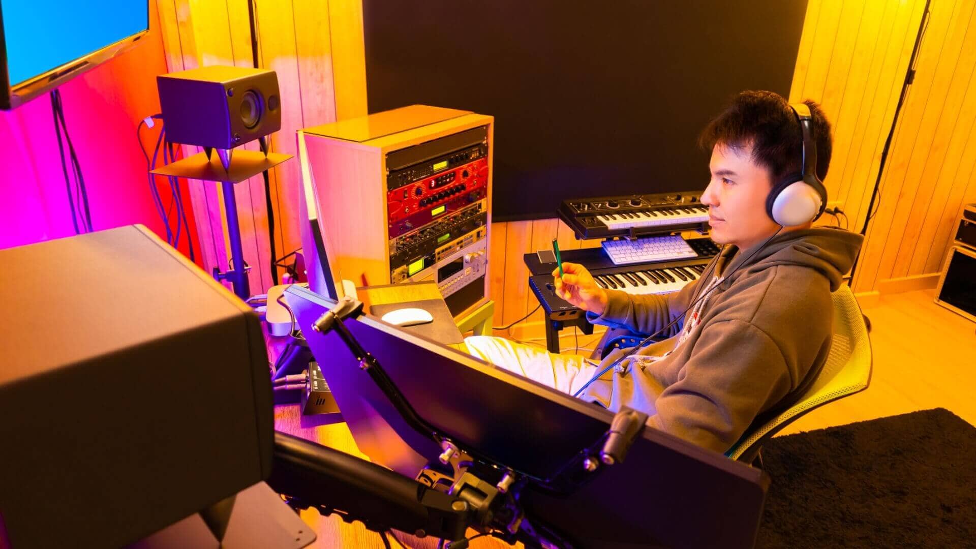 Busca Morena penalizar películas, series y canciones que hagan apología del delito