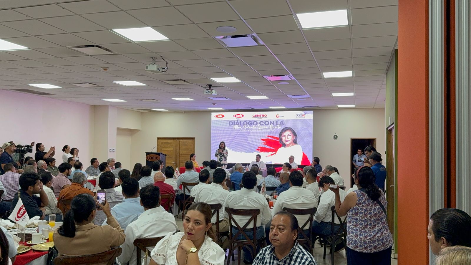 Constructores y Ayuntamiento de Centro dialogan por un nuevo modelo urbano