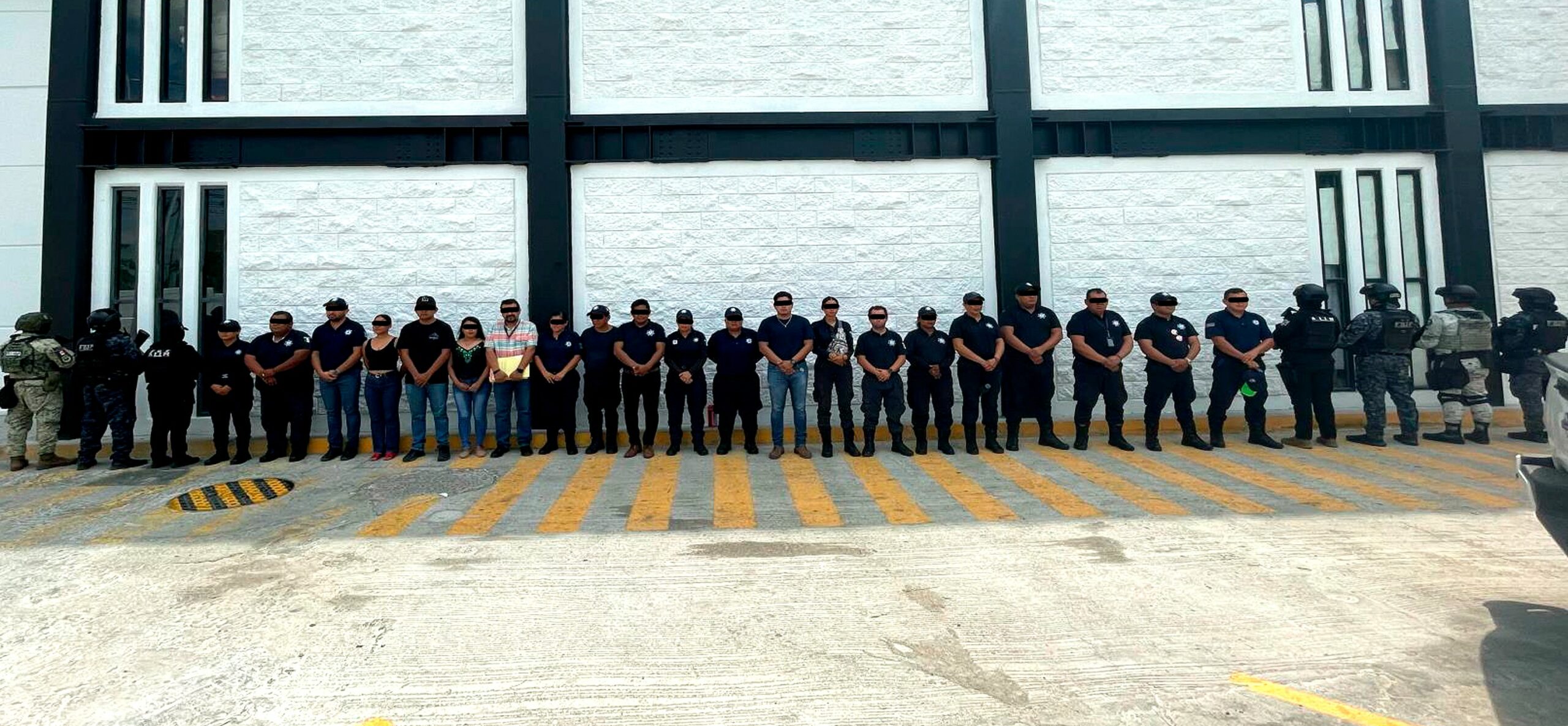 Detienen a 21 policías y un comandante en Chiapas por diversos delitos