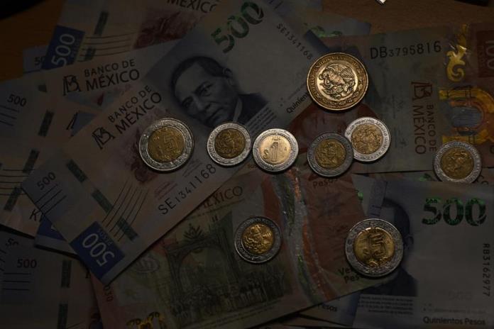 Actividad económica hila tres caídas; baja 0.7% interanual en febrero