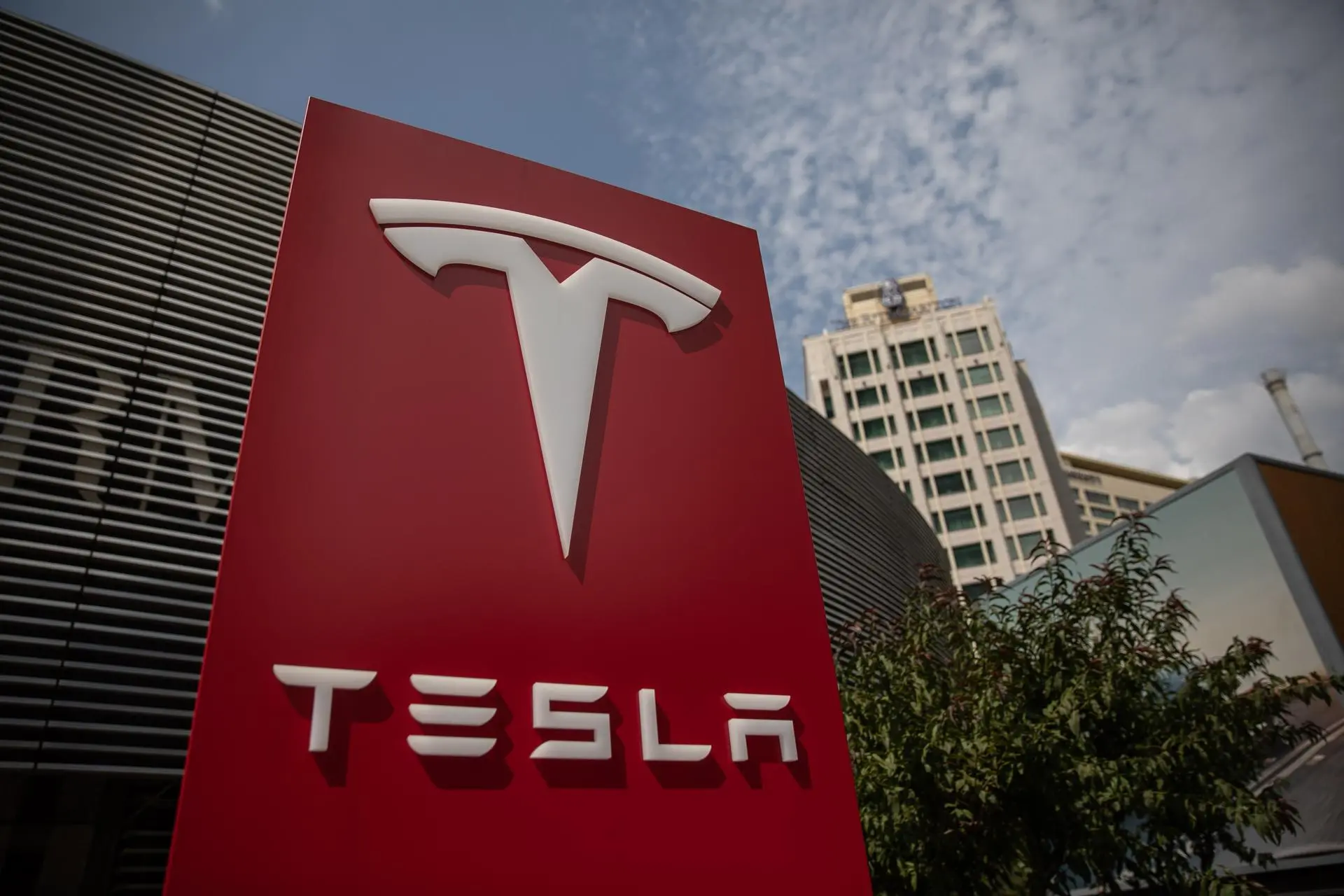 Un juez desestima la denuncia de ‘Blade Runner’ contra Tesla por el uso de imágenes con IA