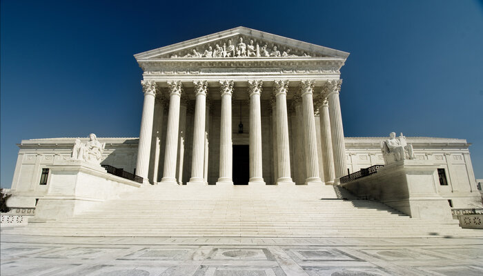 Corte Suprema permite a Trump eliminar protección legal a 350 mil venezolanos