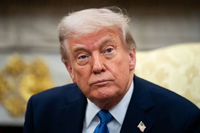 Trump anuncia que EU dejará de bombardear Yemen a cambio de que los rebeldes no ataquen barcos