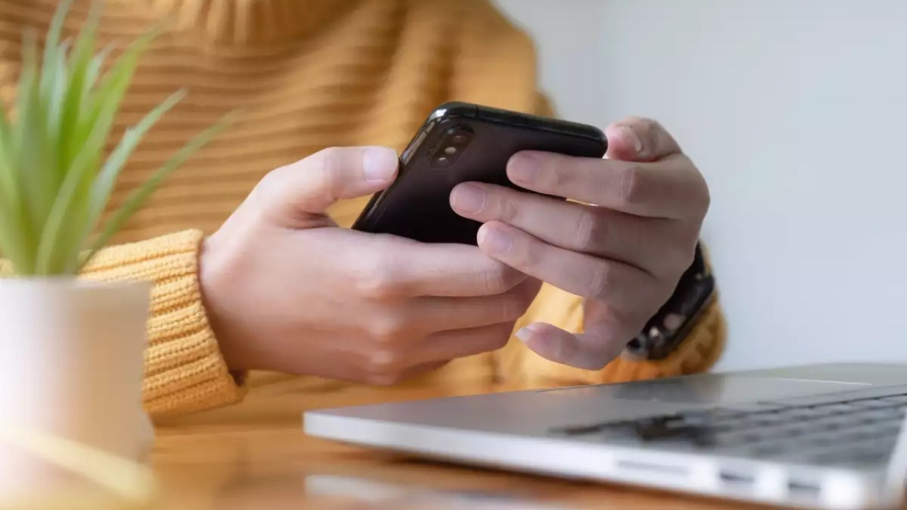 ¡No, otra notificación! Cuando el WhatsApp se convierte en enemigo de la productividad