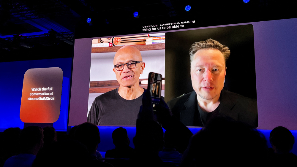 Microsoft anuncia acuerdo con Musk para albergar su chatbot de IA
