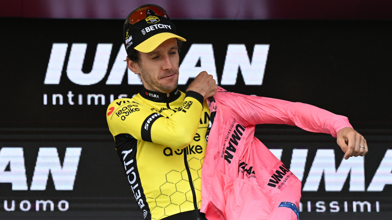 Simon Yates arrebata el liderazgo del Giro al mexicano Isaac Del Toro en la penúltima etapa