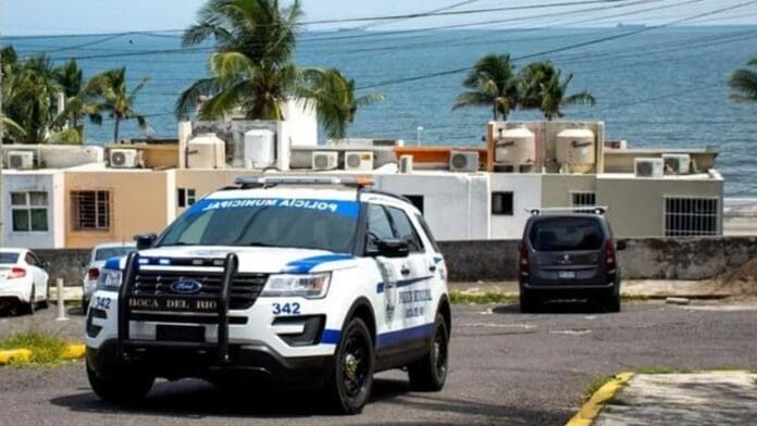 Asesinan a dos agentes de la FGR en balacera de Boca del Río, Veracruz