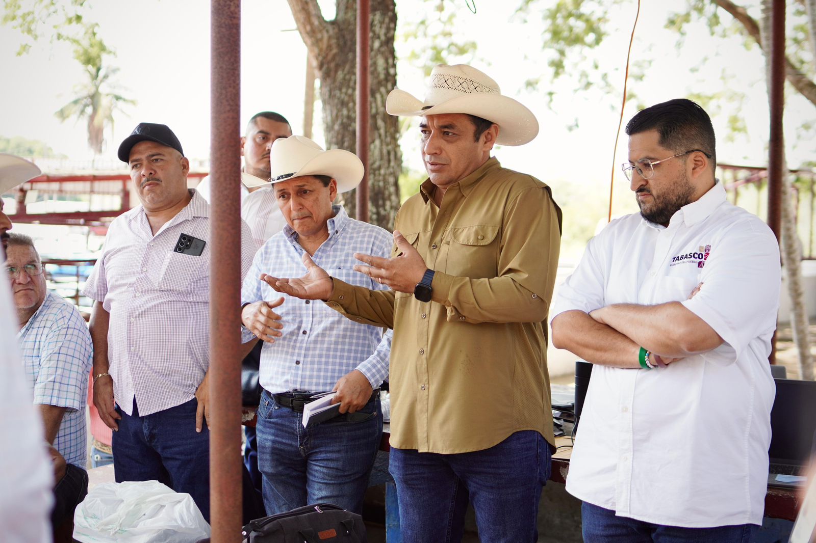 Establece Gobierno del Pueblo mesa de diálogo con Senasica y productores, ante reporte de retrasos en estación de revisión “Paralelo 18”