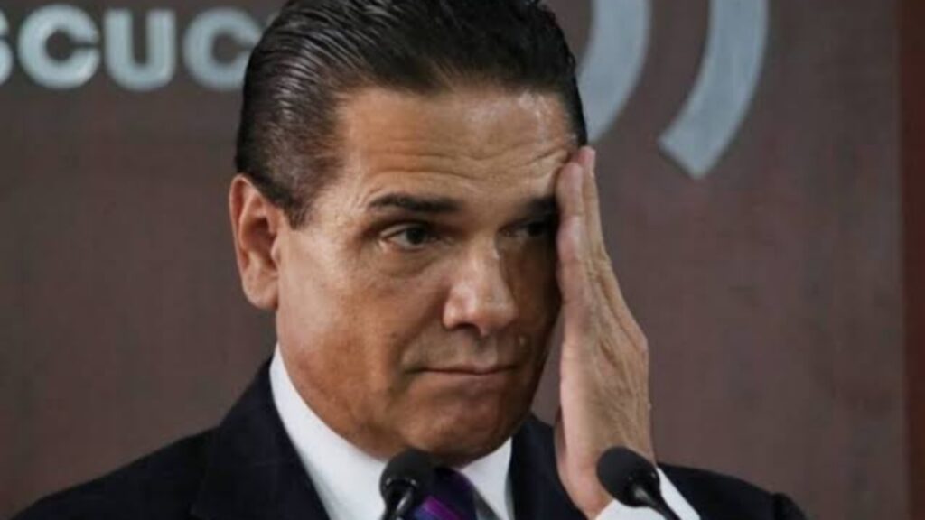 FGR va por anular suspensión a Silvano Aureoles; presenta recurso