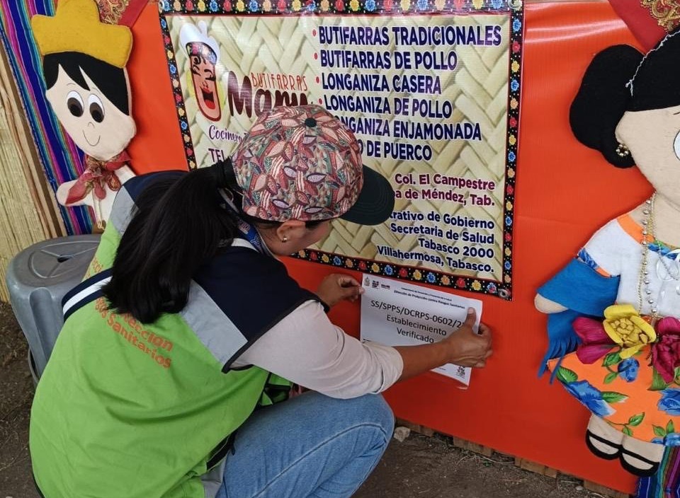 Mantiene Salud vigilancia permanente en expendios de alimentos y bebidas en la Feria Tabasco 2025