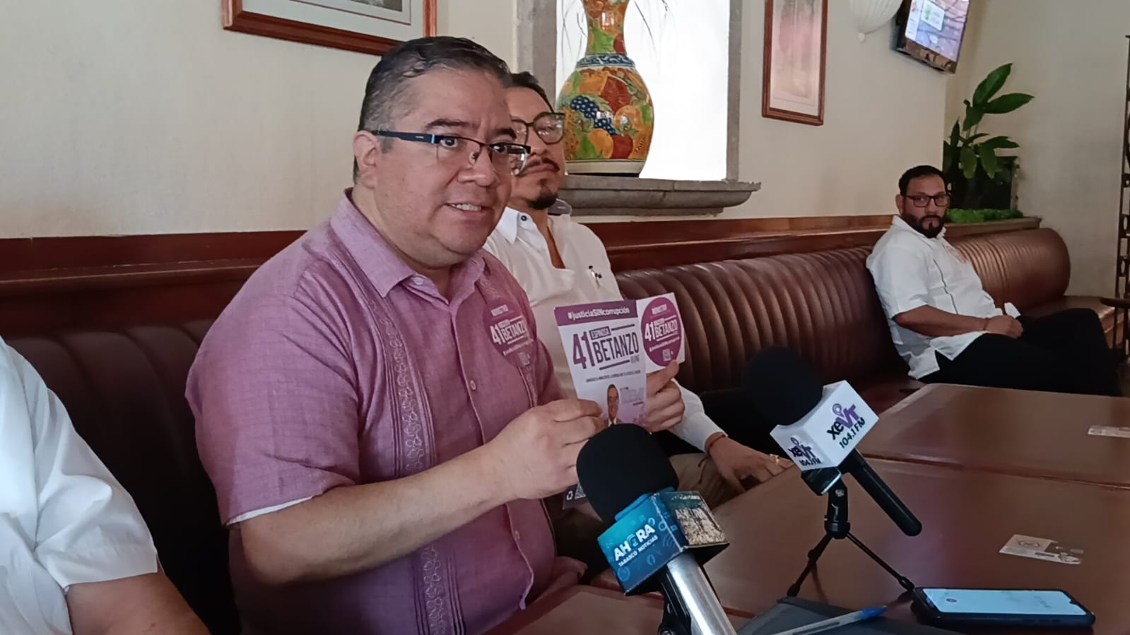 No voy por un cargo público para hacerme millonario en la SCJN: Irving Espinosa