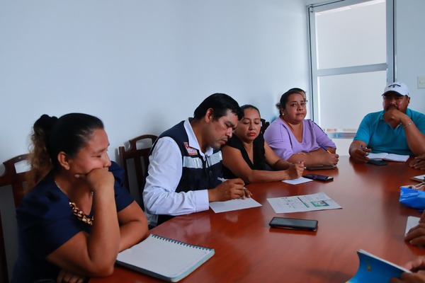 Revisan gobierno de Comalcalco y CFE acciones para mejorar el servicio eléctrico en comunidades