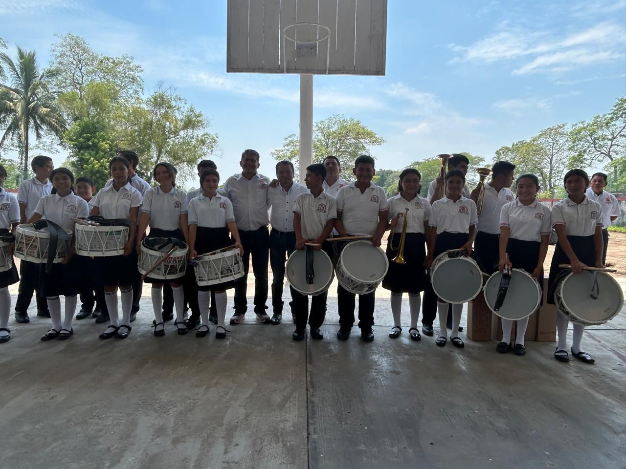 Alfonso Baca impulsa el Talento Estudiantil con Inversión en Educación en Paraíso