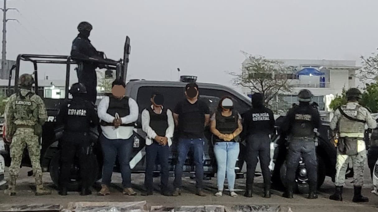 Detiene la FIRT Olmeca a cuatro presuntos distribuidores de drogas en el municipio de Centro