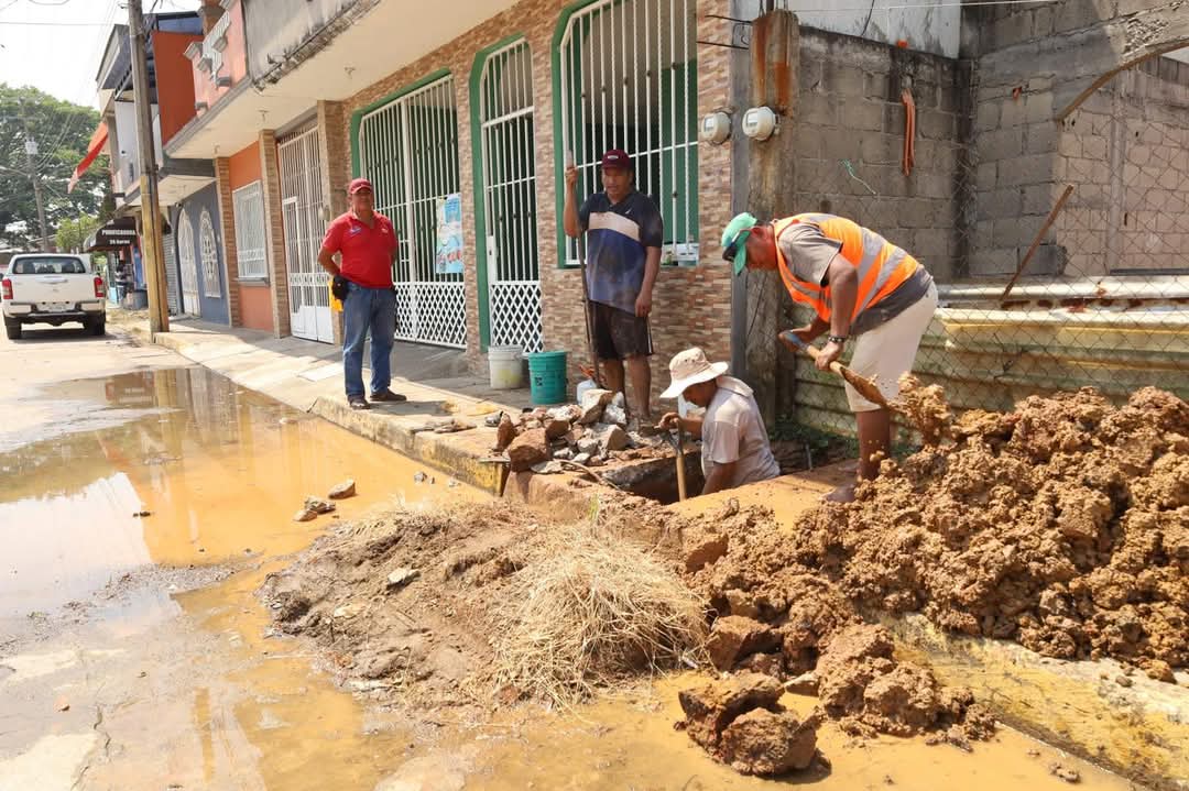 Reciben habitantes del Fracc. Las Margaritas beneficios de las Brigadas para tu Comunidad