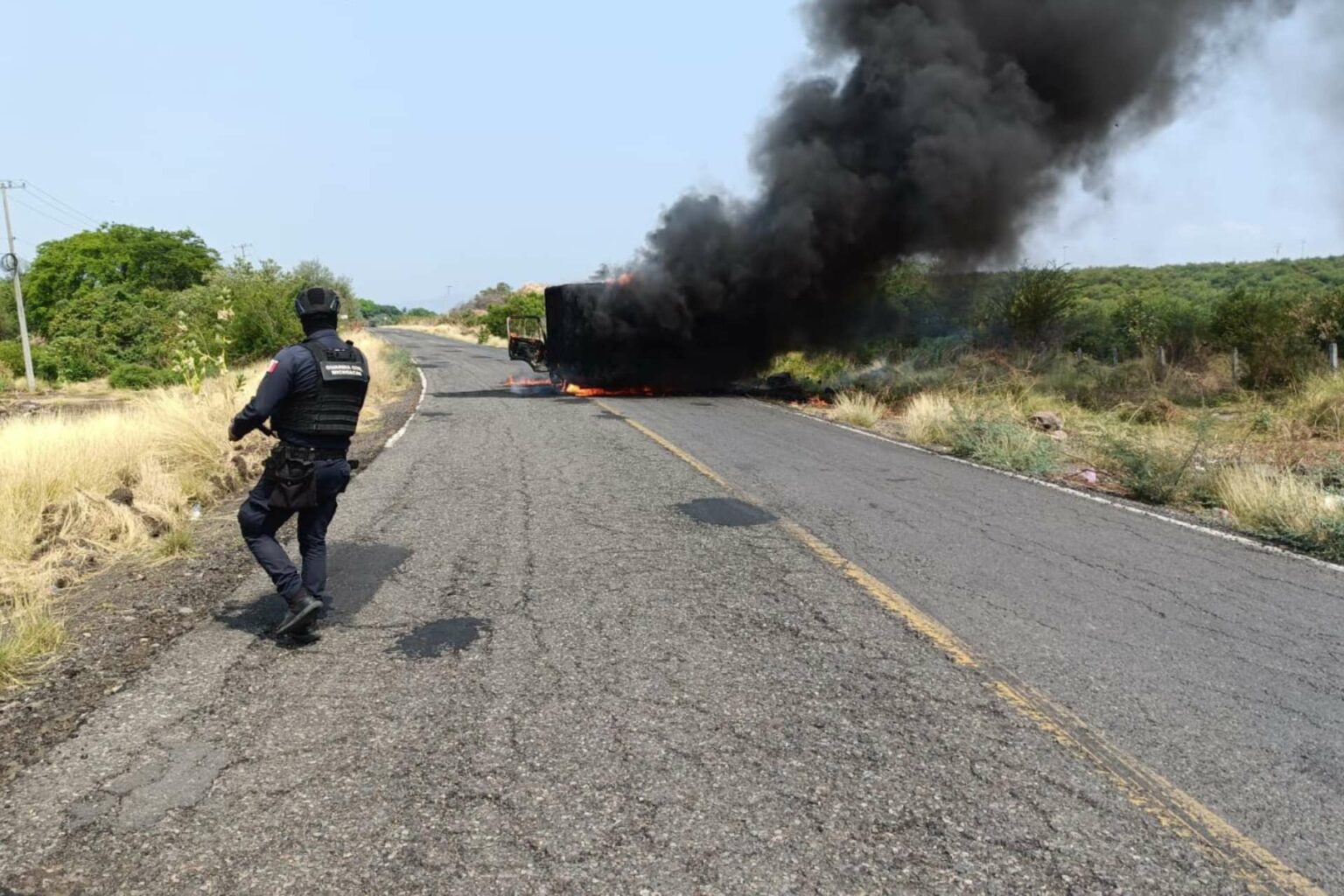 CJNG desata jornada de violencia en Michoacán; hay dos policías muertos