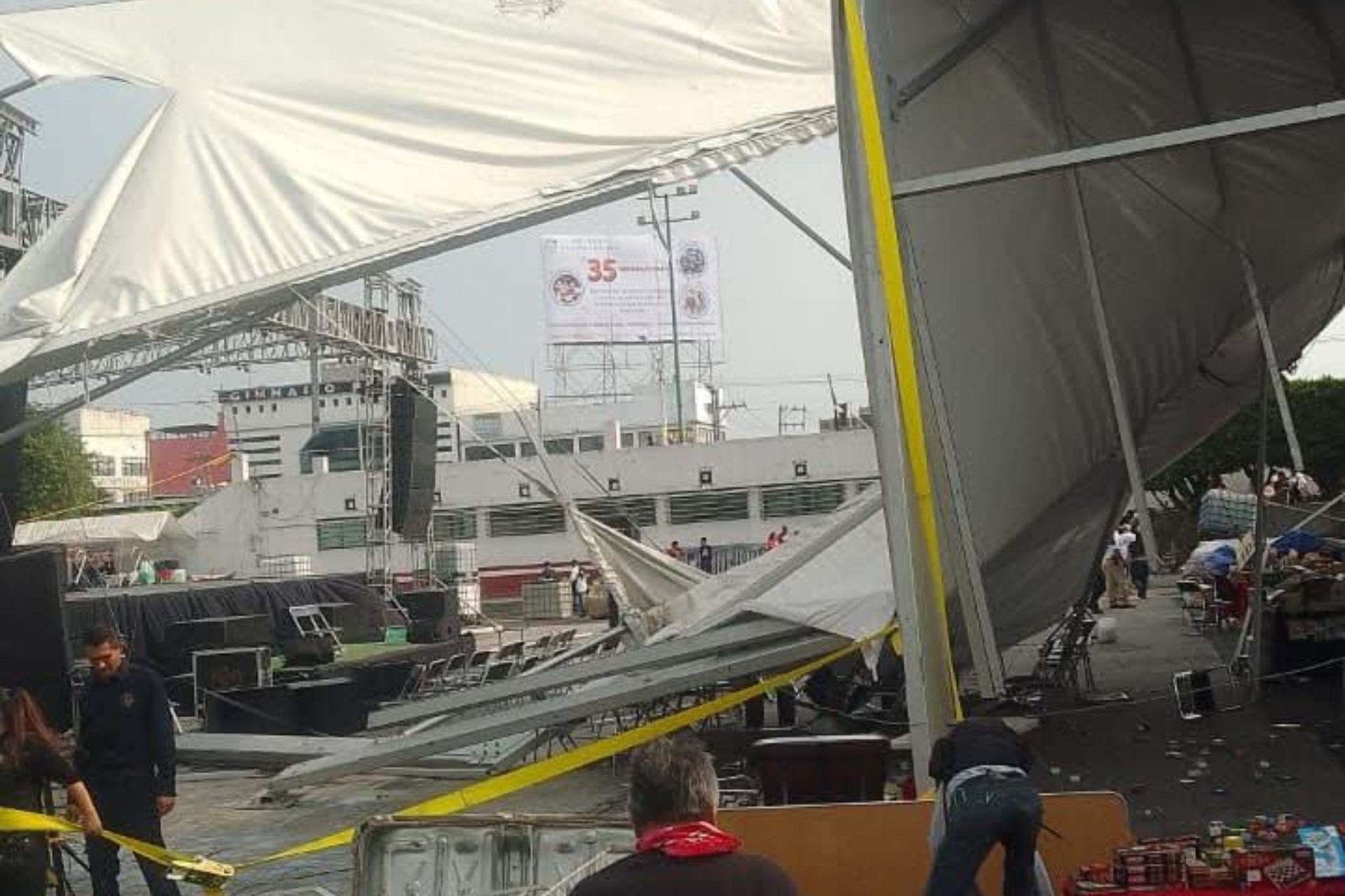 Colapsa estructura en Nezahualcóyotl, Edomex; hay cinco heridos