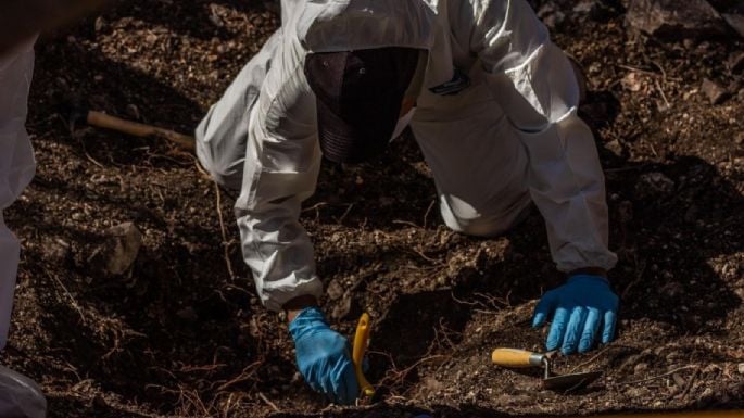 Un año después, la Fiscalía de Colima reporta el hallazgo de fosa con 44 cuerpos